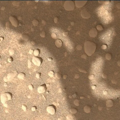 Sol 4600: Mars Hand Lens Imager (MAHLI)