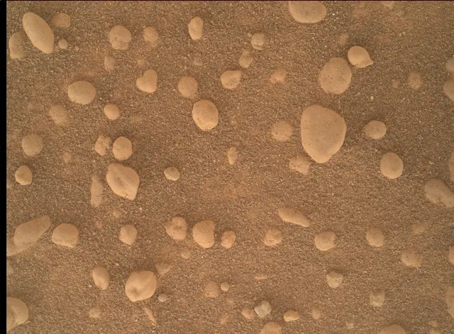 Sol 4600: Mars Hand Lens Imager (MAHLI)