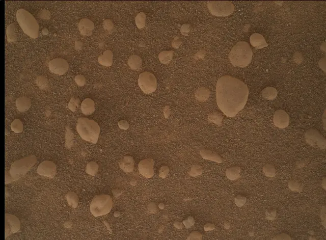 Sol 4600: Mars Hand Lens Imager (MAHLI)