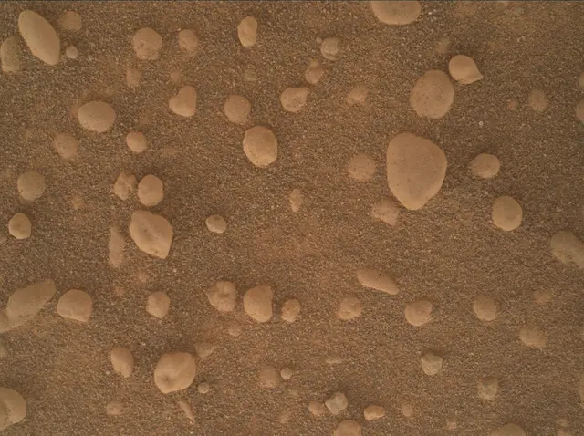 Sol 4600: Mars Hand Lens Imager (MAHLI)