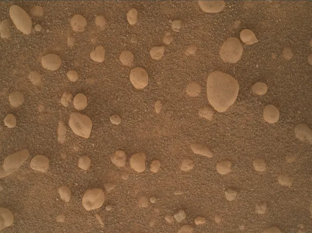 Sol 4600: Mars Hand Lens Imager (MAHLI)