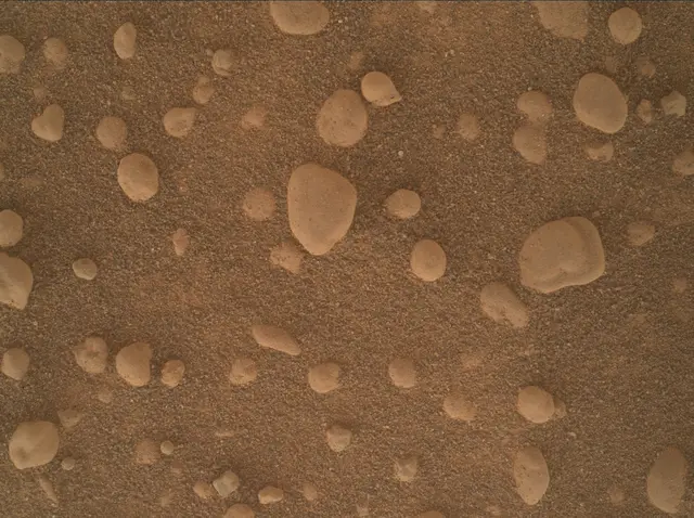 Sol 4600: Mars Hand Lens Imager (MAHLI)