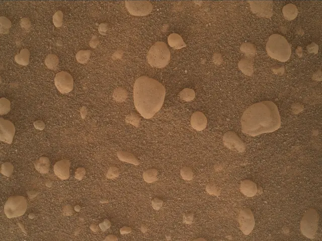 Sol 4600: Mars Hand Lens Imager (MAHLI)