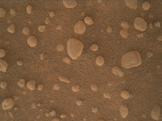 Sol 4600: Mars Hand Lens Imager (MAHLI)