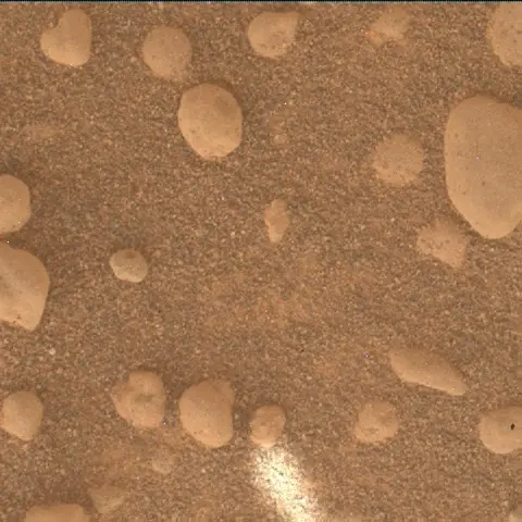 Sol 4600: Mars Hand Lens Imager (MAHLI)