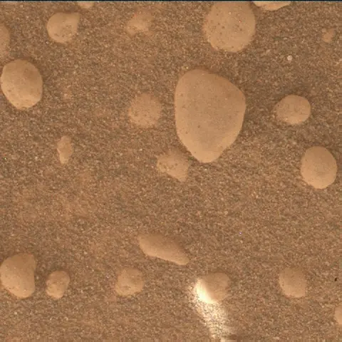 Sol 4600: Mars Hand Lens Imager (MAHLI)