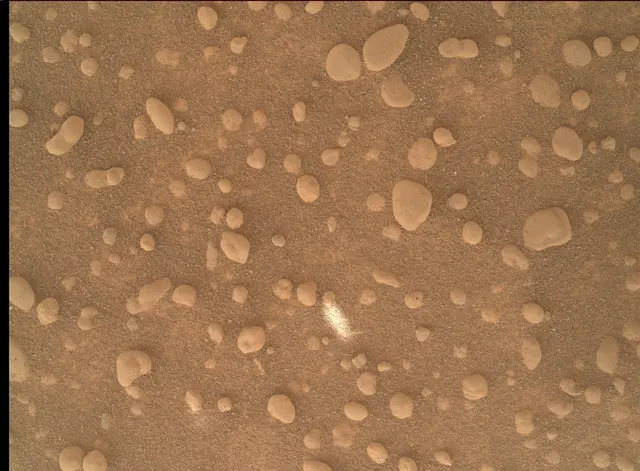 Sol 4600: Mars Hand Lens Imager (MAHLI)