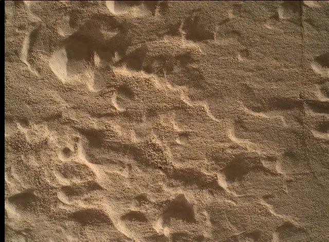 Sol 4627: Mars Hand Lens Imager (MAHLI)