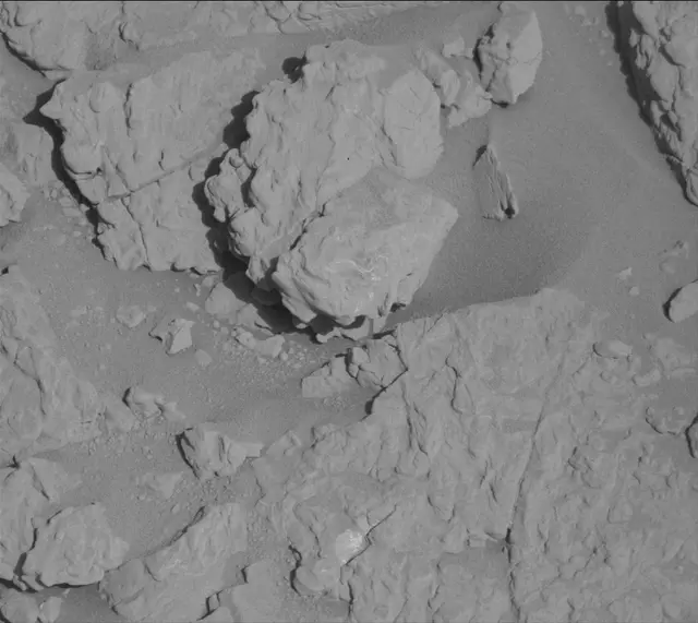 Sol 4639: Mast Camera (Mastcam)