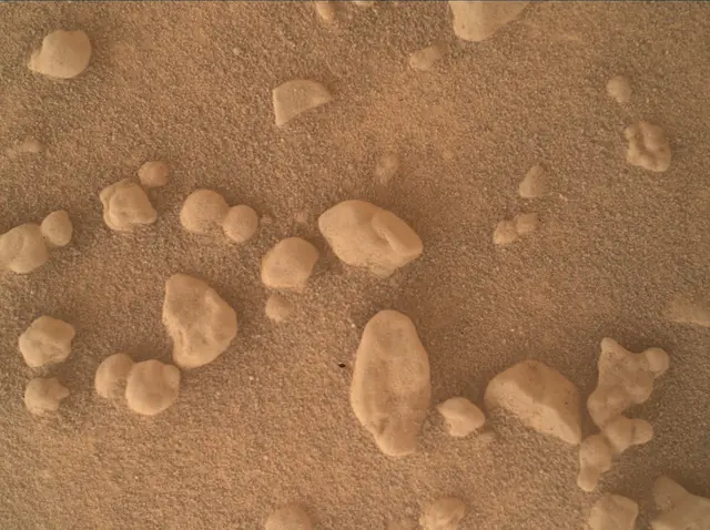Sol 4643: Mars Hand Lens Imager (MAHLI)