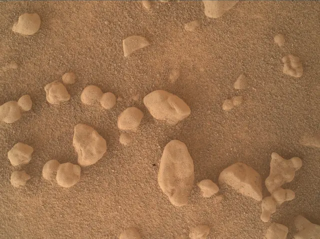 Sol 4643: Mars Hand Lens Imager (MAHLI)