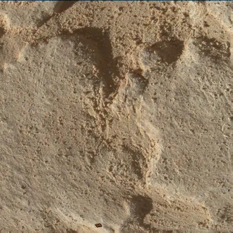 Sol 4658: Mars Hand Lens Imager (MAHLI)