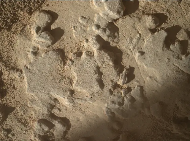 Sol 4660: Mars Hand Lens Imager (MAHLI)
