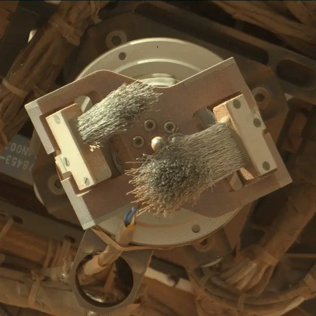 Sol 4679: Mast Camera (Mastcam)