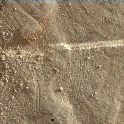 Sol 4679: Mars Hand Lens Imager (MAHLI)