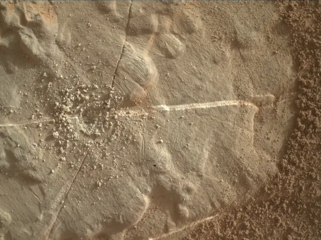 Sol 4679: Mars Hand Lens Imager (MAHLI)
