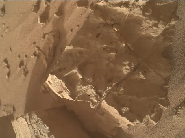 Sol 4679: Mars Hand Lens Imager (MAHLI)