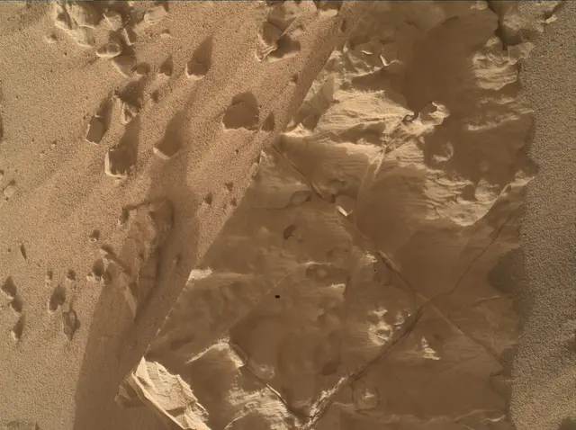 Sol 4680: Mars Hand Lens Imager (MAHLI)