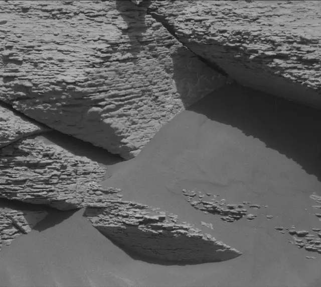 Sol 4698: Mast Camera (Mastcam)