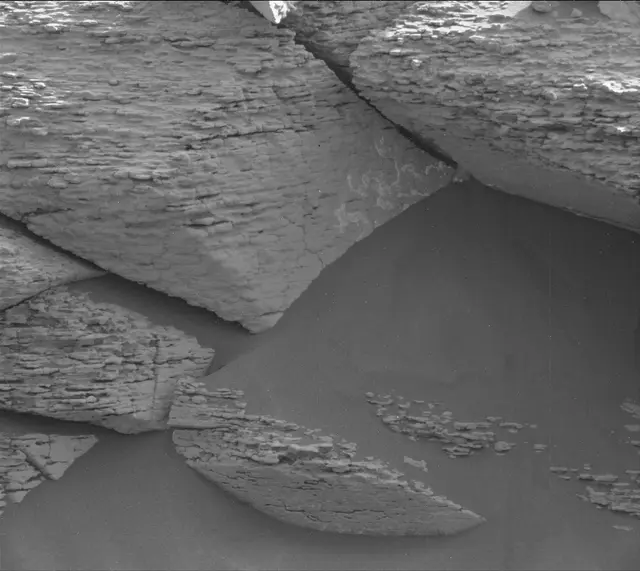 Sol 4700: Mast Camera (Mastcam)