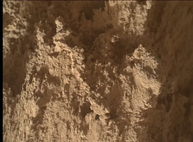 Sol 4860: Mars Hand Lens Imager (MAHLI)