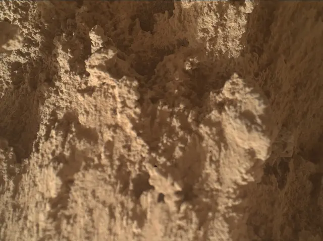 Sol 4860: Mars Hand Lens Imager (MAHLI)