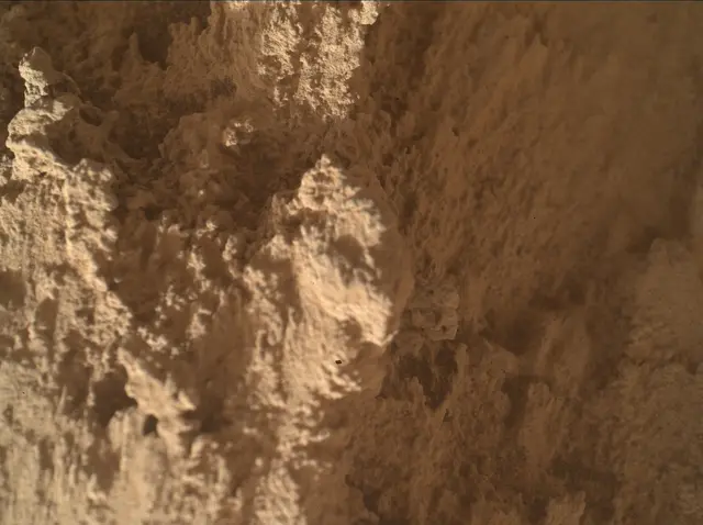 Sol 4860: Mars Hand Lens Imager (MAHLI)