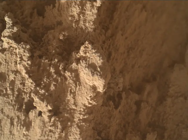 Sol 4860: Mars Hand Lens Imager (MAHLI)