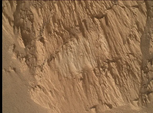 Sol 4867: Mars Hand Lens Imager (MAHLI)
