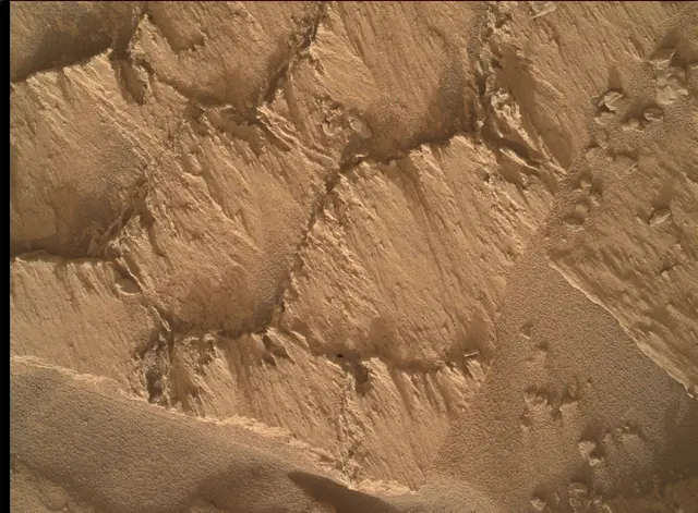 Sol 4867: Mars Hand Lens Imager (MAHLI)