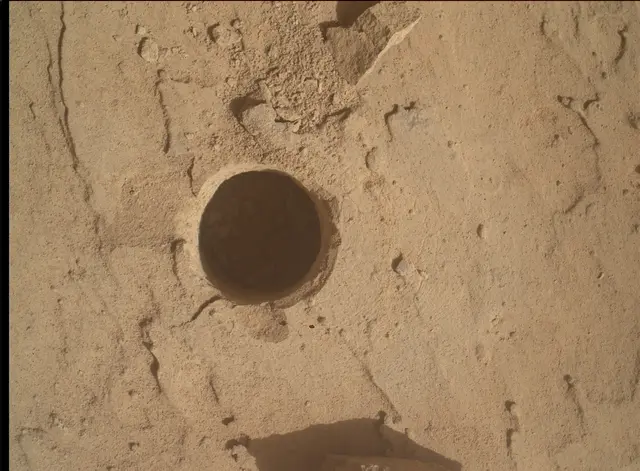 Sol 4886: Mars Hand Lens Imager (MAHLI)