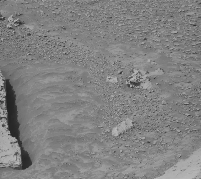 Sol 4901: Mast Camera (Mastcam)