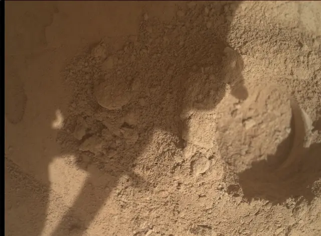 Sol 4909: Mars Hand Lens Imager (MAHLI)