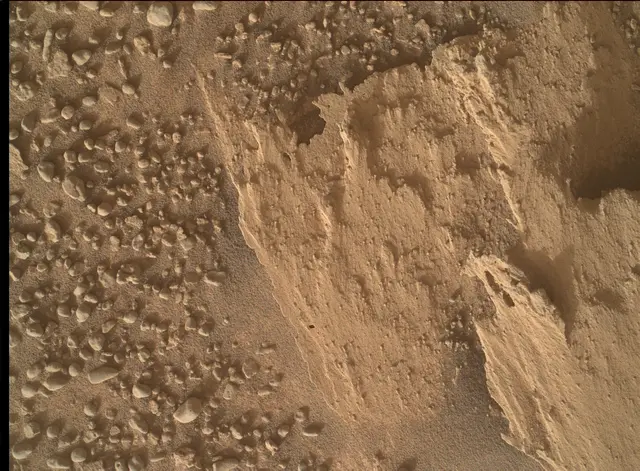 Sol 4915: Mars Hand Lens Imager (MAHLI)