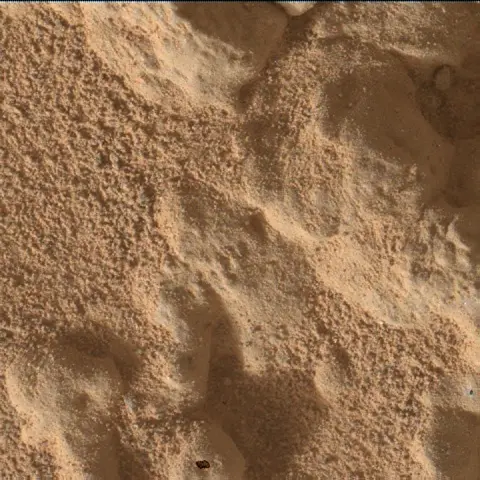 Sol 4927: Mars Hand Lens Imager (MAHLI)