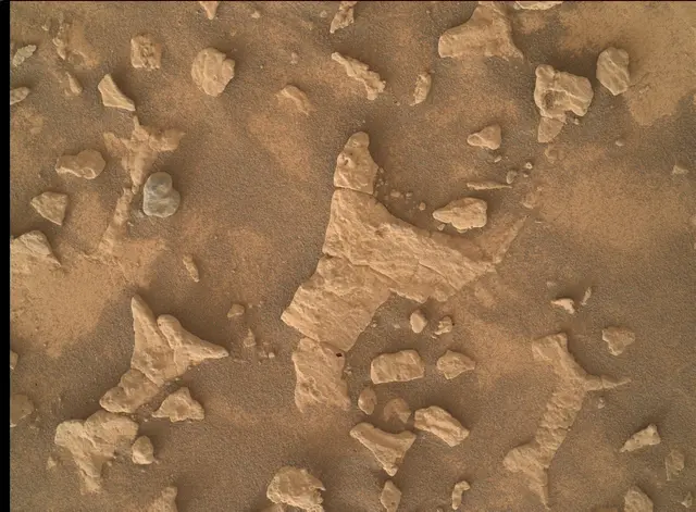 Sol 4938: Mars Hand Lens Imager (MAHLI)