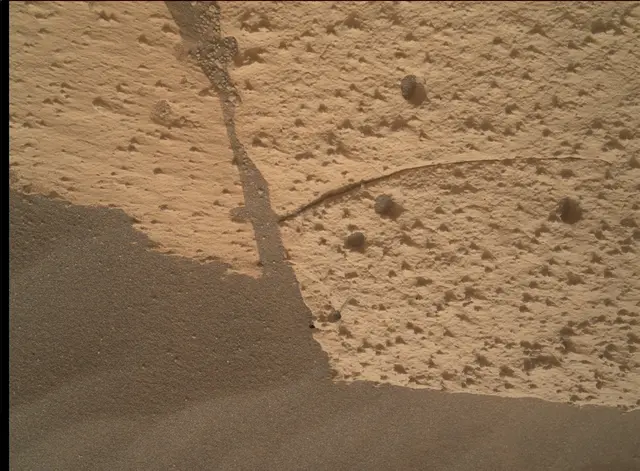 Sol 4992: Mars Hand Lens Imager (MAHLI)