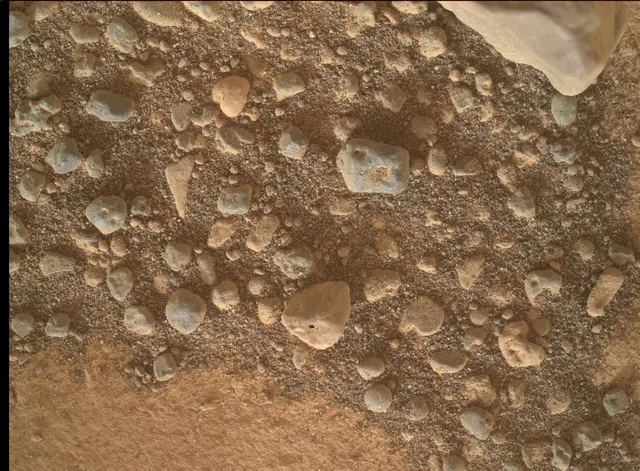 Sol 4995: Mars Hand Lens Imager (MAHLI)