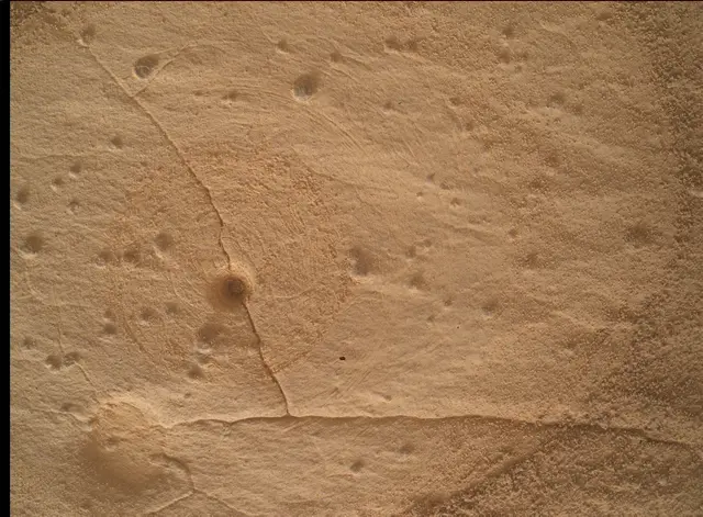 Sol 4995: Mars Hand Lens Imager (MAHLI)