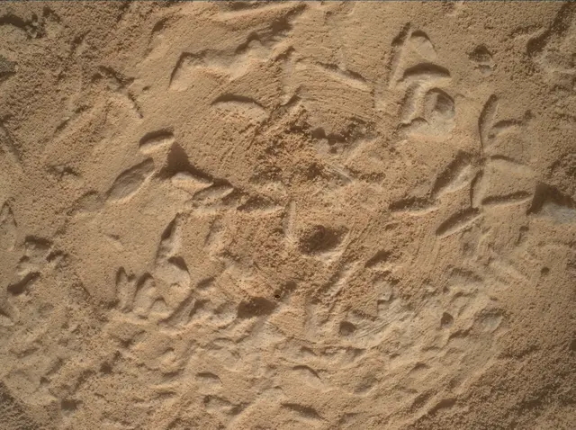 Sol 5044: Mars Hand Lens Imager (MAHLI)