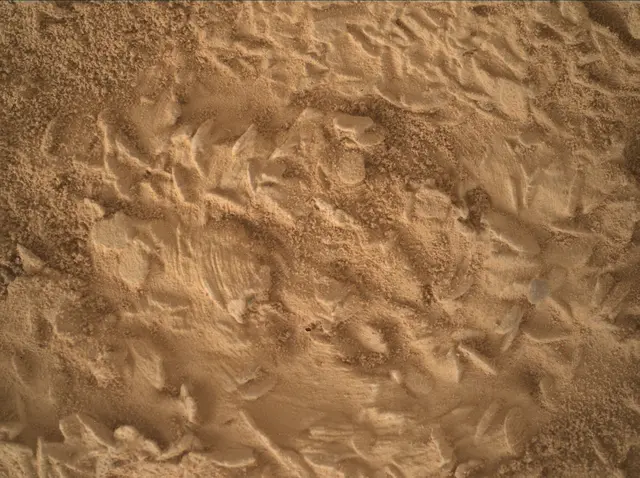 Sol 5047: Mars Hand Lens Imager (MAHLI)