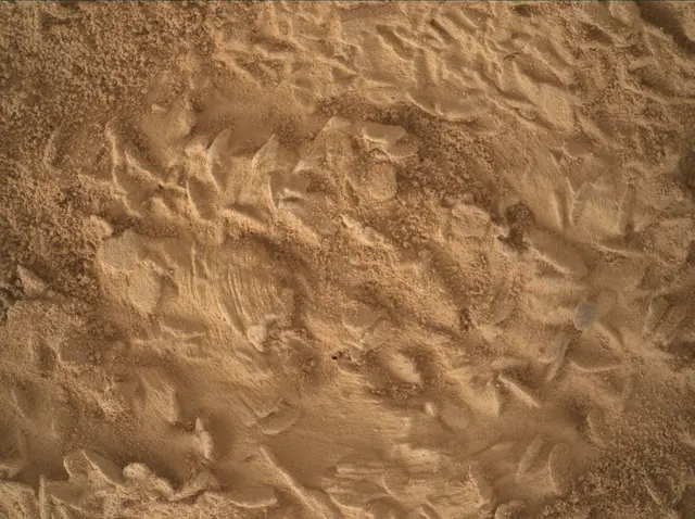 Sol 5047: Mars Hand Lens Imager (MAHLI)
